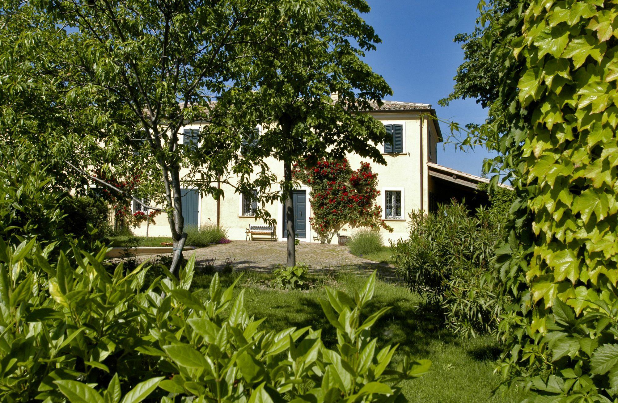 Casa Ezelina Appartamenti Pesaro Extérieur photo